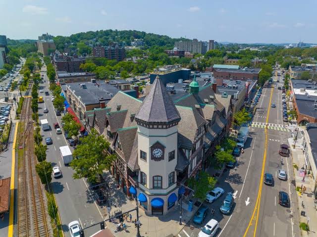 Brookline, MA